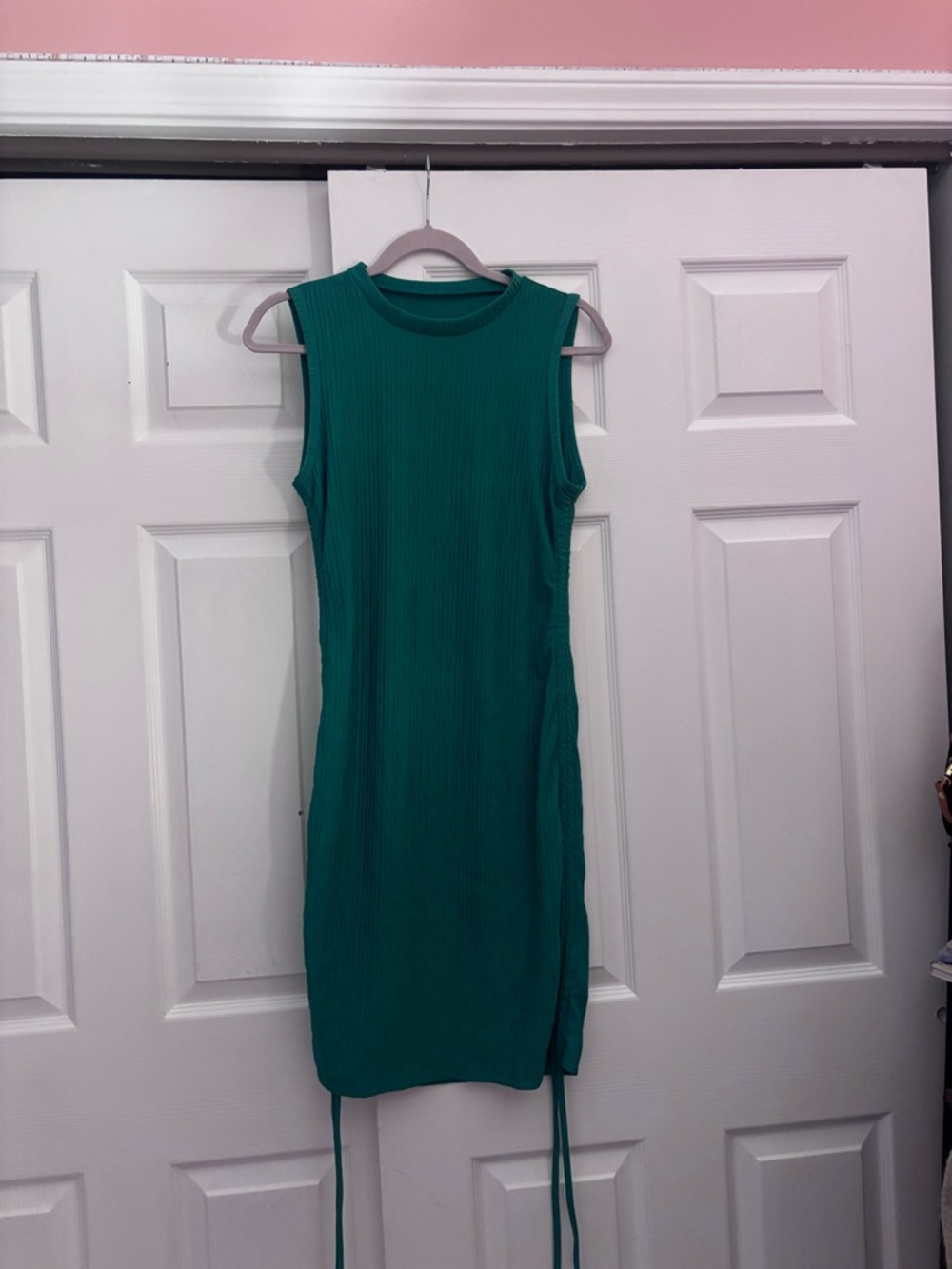 Sleeveless Ribbed Green Midi Dress - Picture 3 of 3